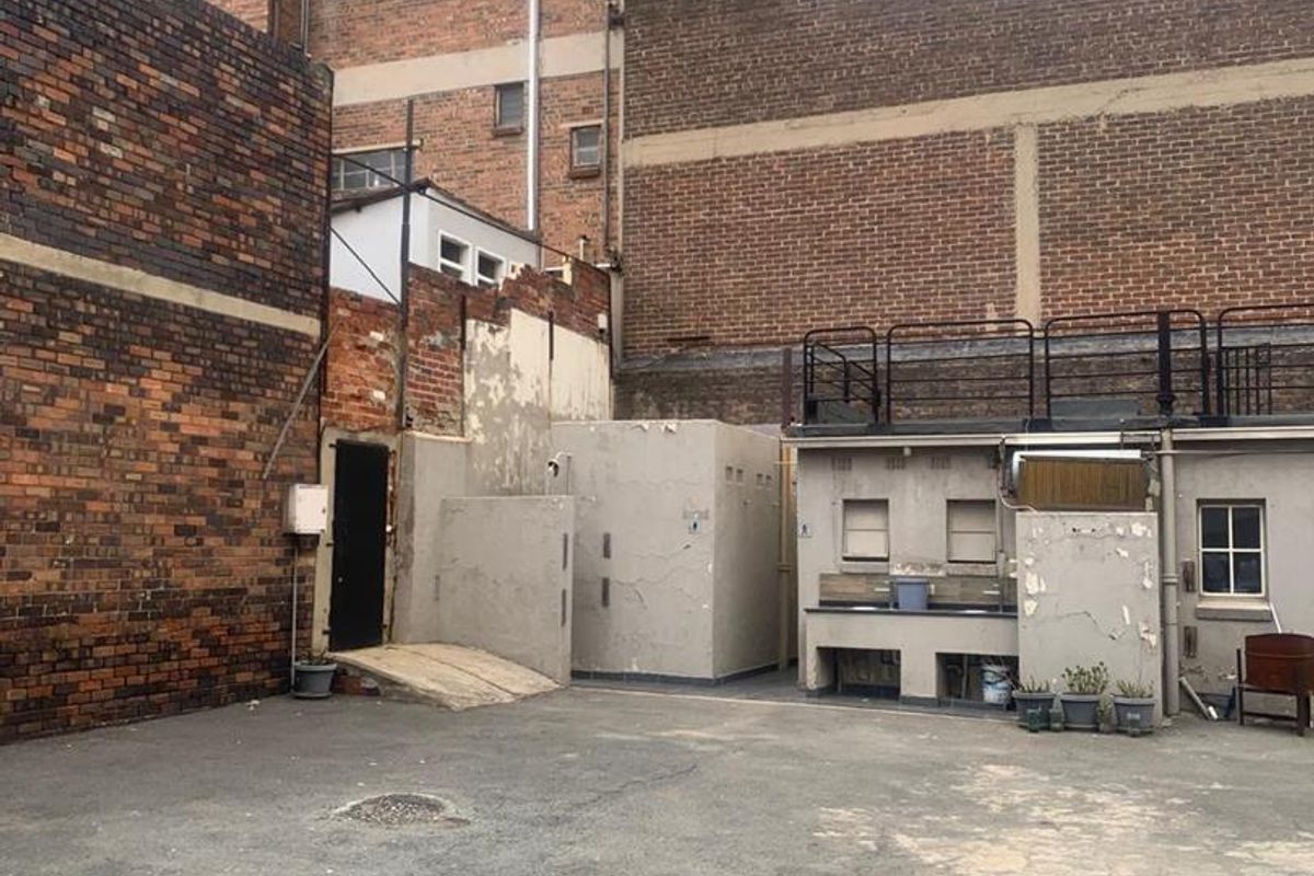 700 square mitre under roof of commercial building in the heart of Johonnesburg - Photo 4