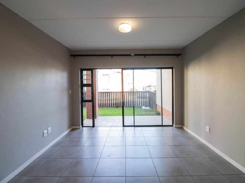 2 Bedroom Ground Floor Apartment for Sale - Photo 10