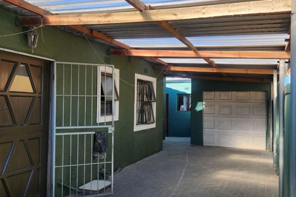 Charming 3-Bedroom Home with Additional Income Potential - Photo 3