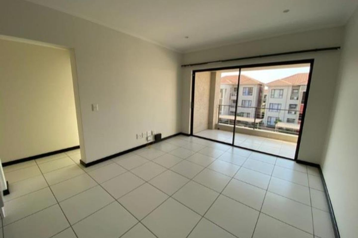 Modern 1 Bed Apartment in Fourways – Available 1 August - Photo 3