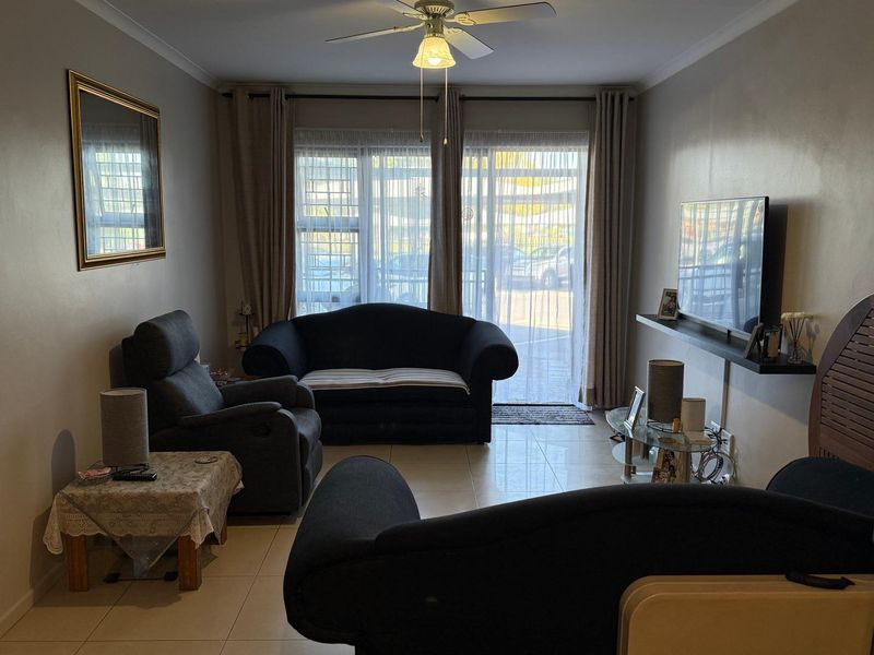 Ground Floor Gold in Brackenfell - Photo 5