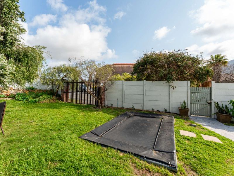 Sunny 4 bedroom,  North facing family home in the heart of the valley for sale!! - Photo 6