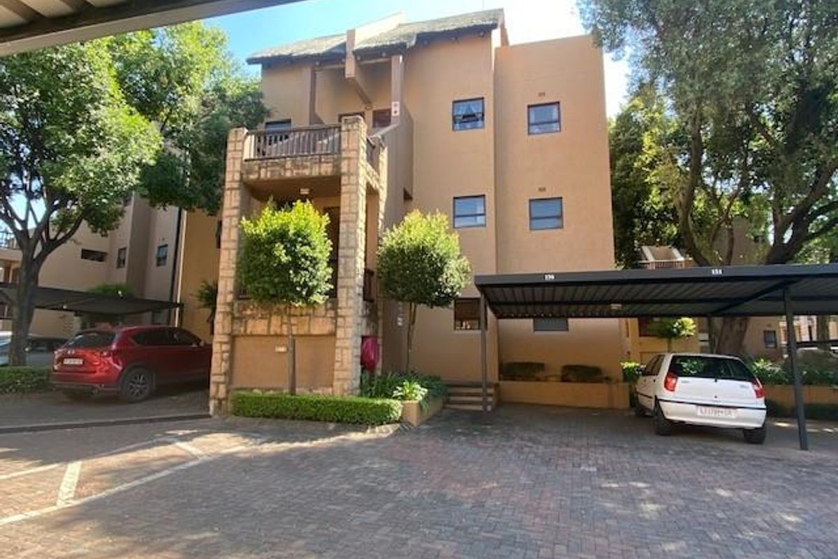 Stylish Loft Living in the Heart of Lonehill – Sibaya Sands - Photo 2