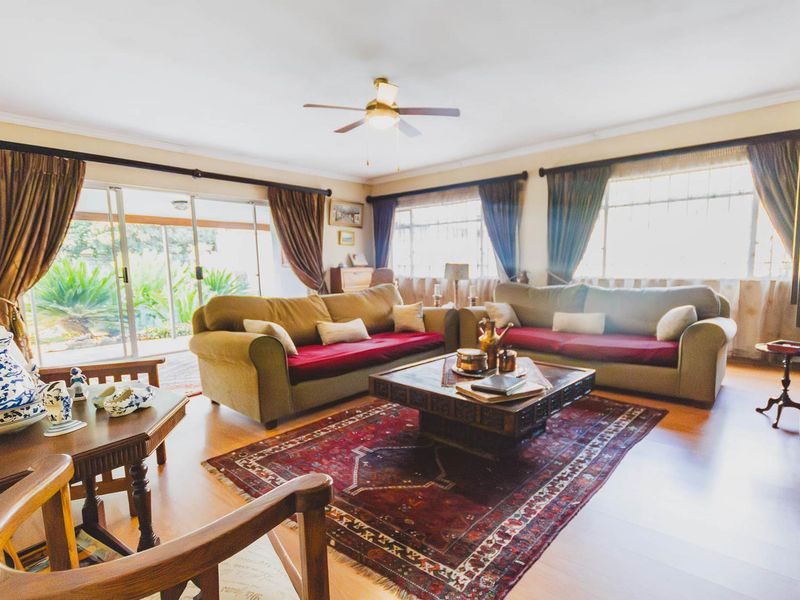 Spacious family abode in a security estate! - Photo 6