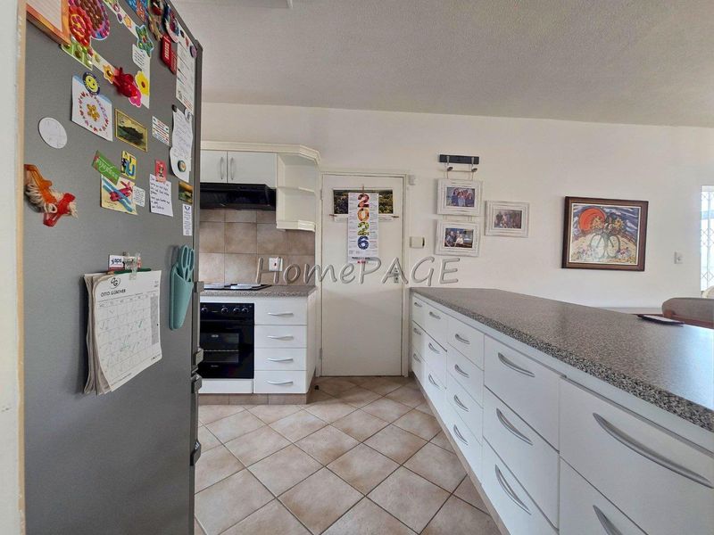 Vogelstrand, Swakopmund:  SEA VIEW 4 BEDR UNIT for sale in Pebble Beach - Photo 6