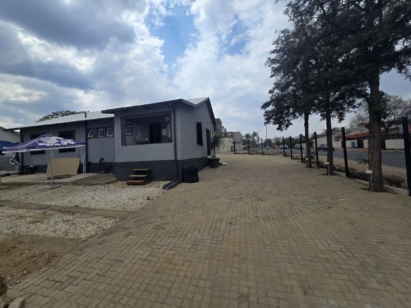 COMMERCIAL PROPERTY FOR SALE | WINDHOEK CBD - Photo 9