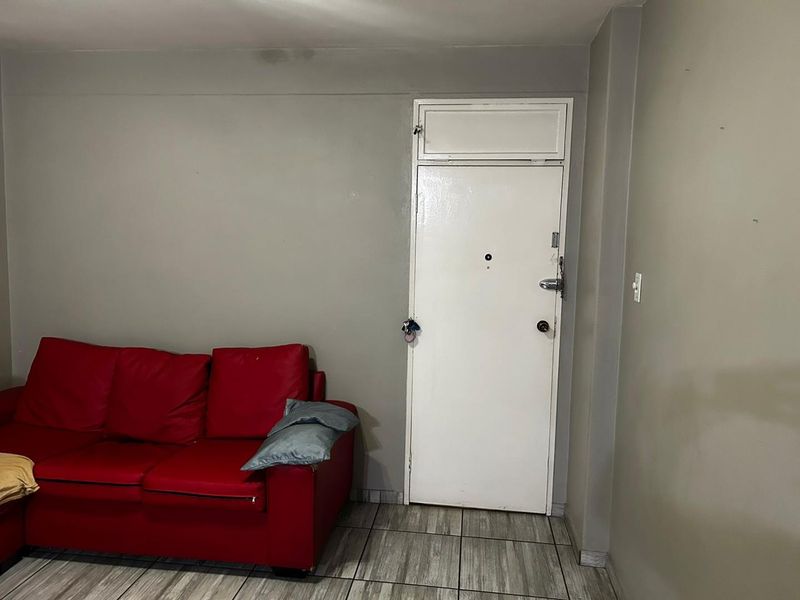 2 Bedroom apartment priced to Go - Photo 7