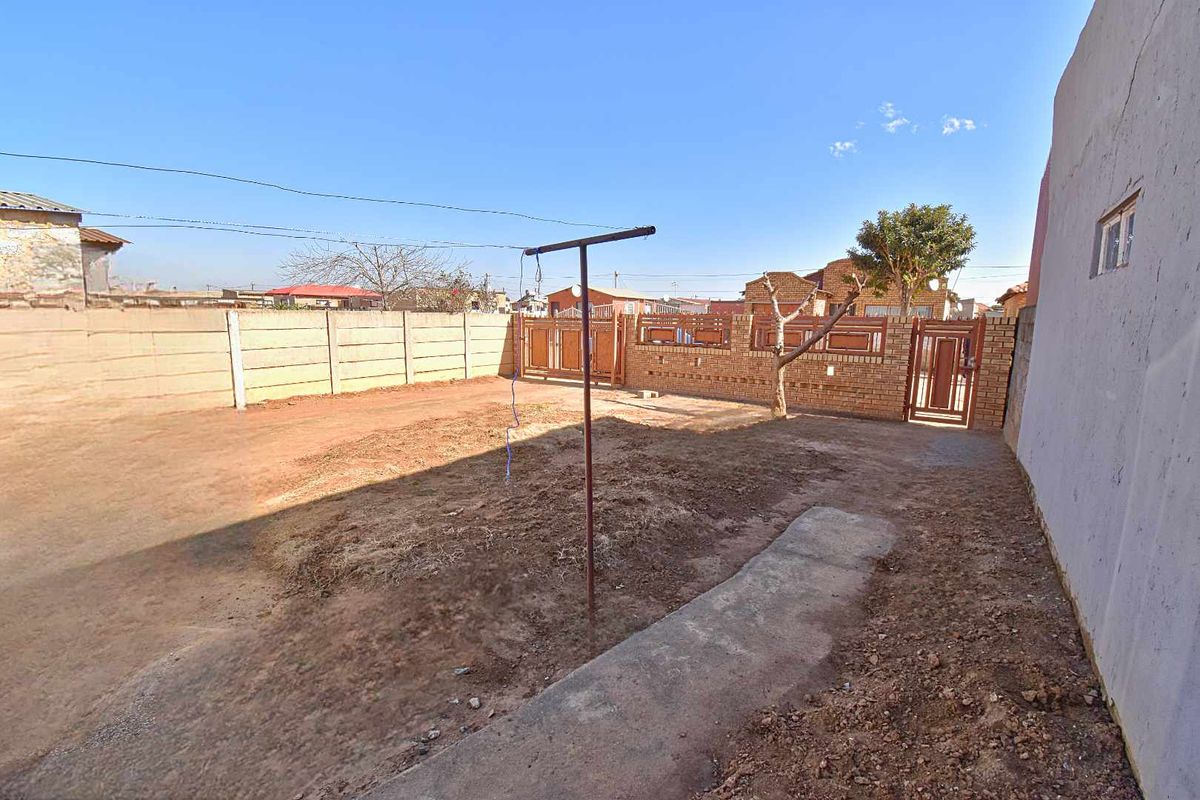 Starter Home - Photo 2