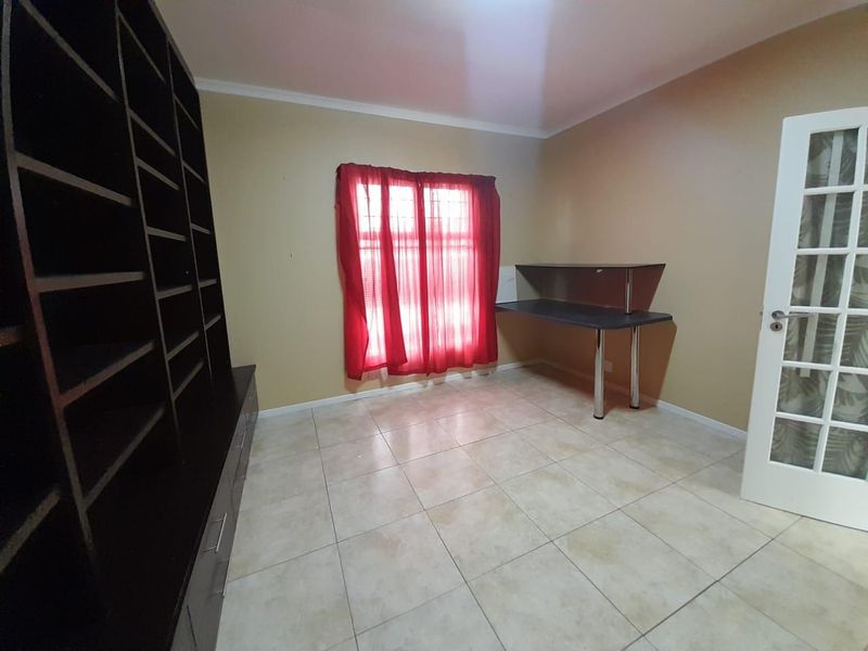 SPACIOUS FAMILY HOUSE AT ROSSMUND !! - Photo 7