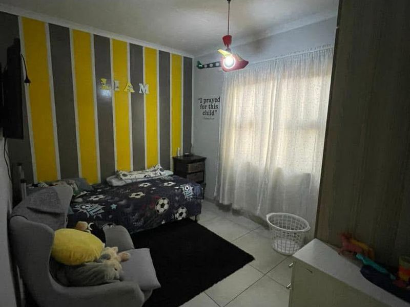 3 Bedroom House For Sale - Photo 9