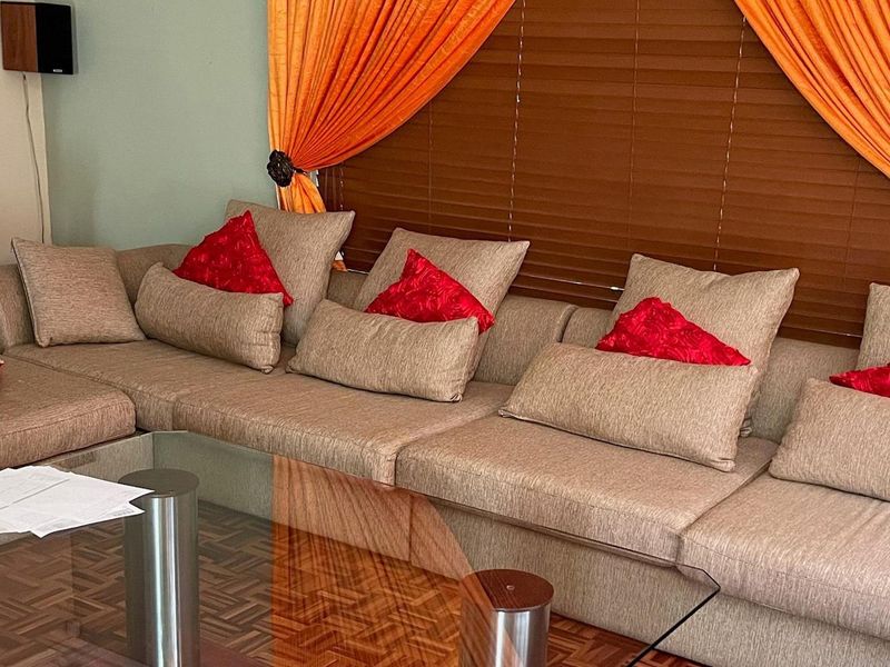 6 BEDROOM HOUSE IN A SECURE ESTATE - Photo 5