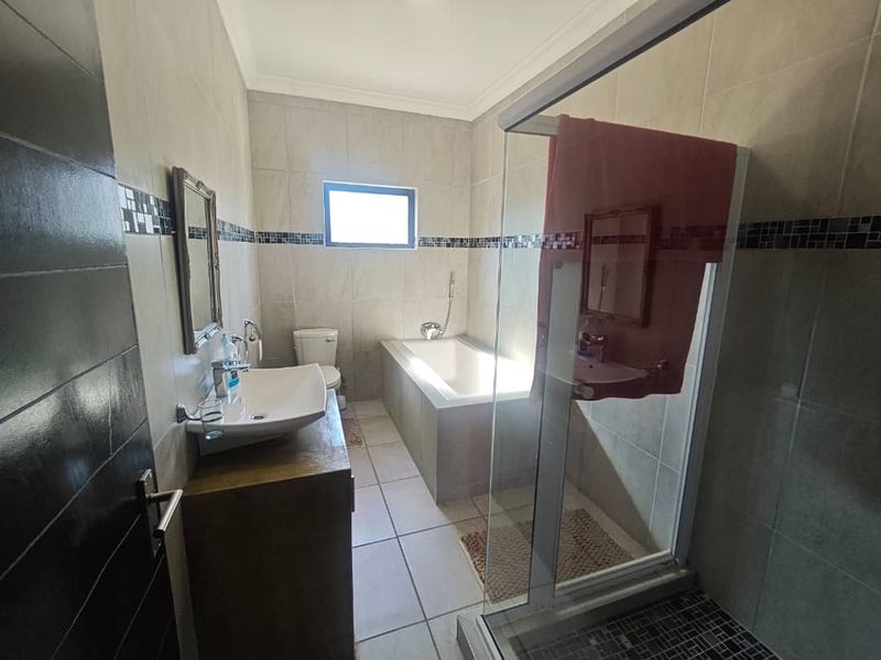 Beautiful House For Sale - Oceanview - Photo 9