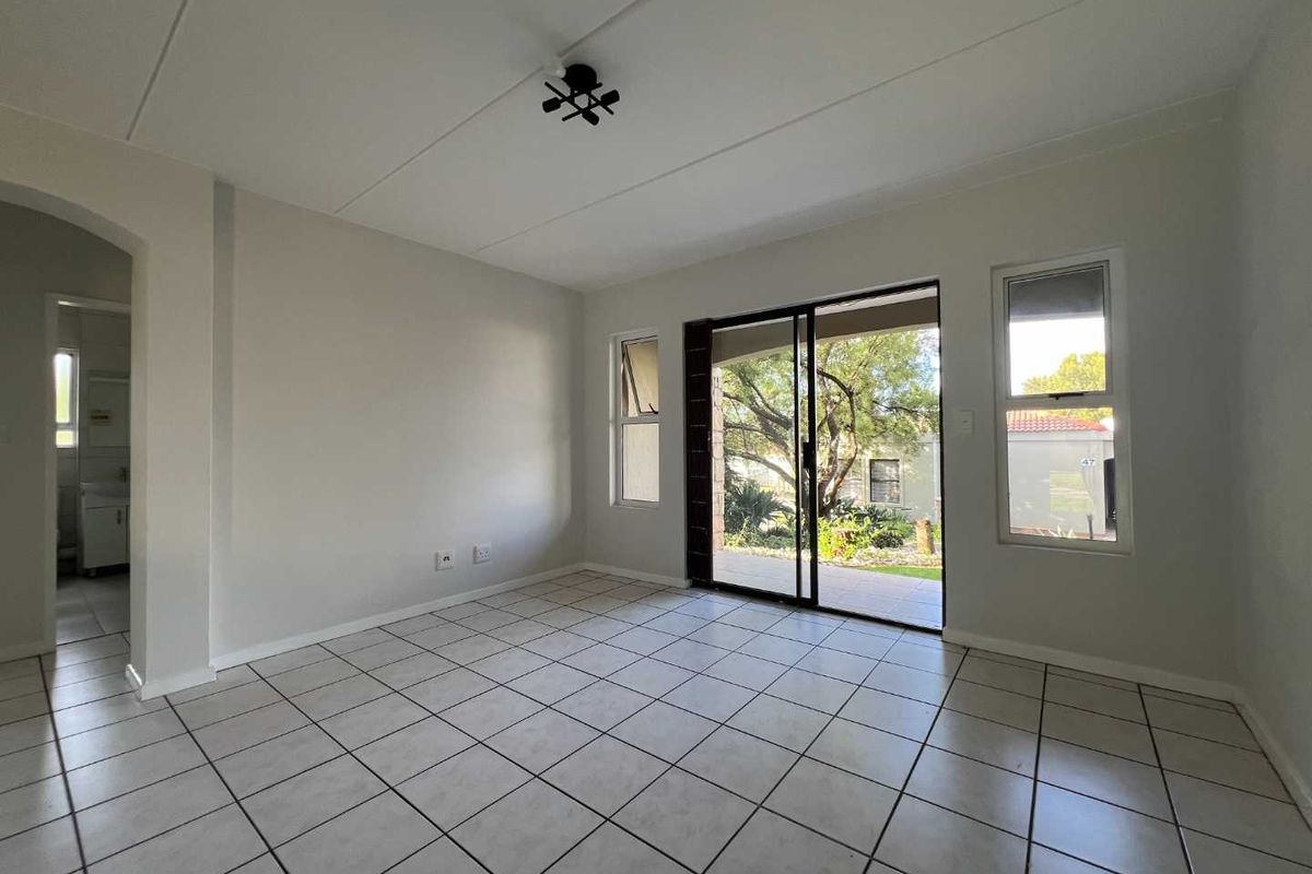 Spacious Modern Living With Peace Of Mind. - Photo 3