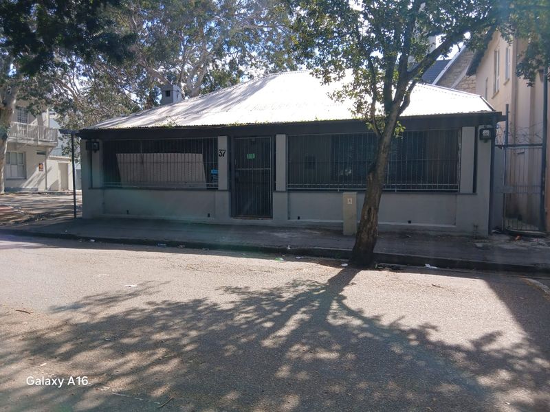 Prime Student Accommodation for Sale in Central, Gqeberha – R1,400,000 - Photo 1