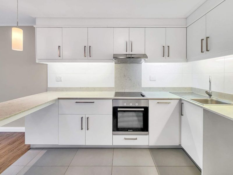 A Rare Find - Two Bedroom Garden Apartment with Mountain Views - Photo 9