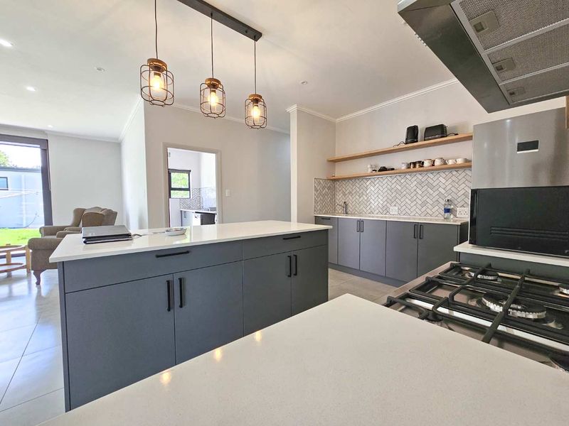 Upmarket family home with flatlet for sale in Stilbaai-Wes. - Photo 10