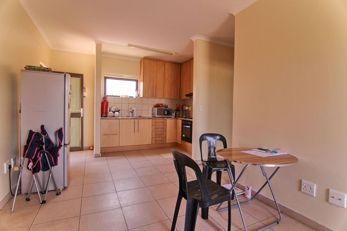 Tamariskia, Swakopmund:  Apartments for sale in Dante Square - Photo 5