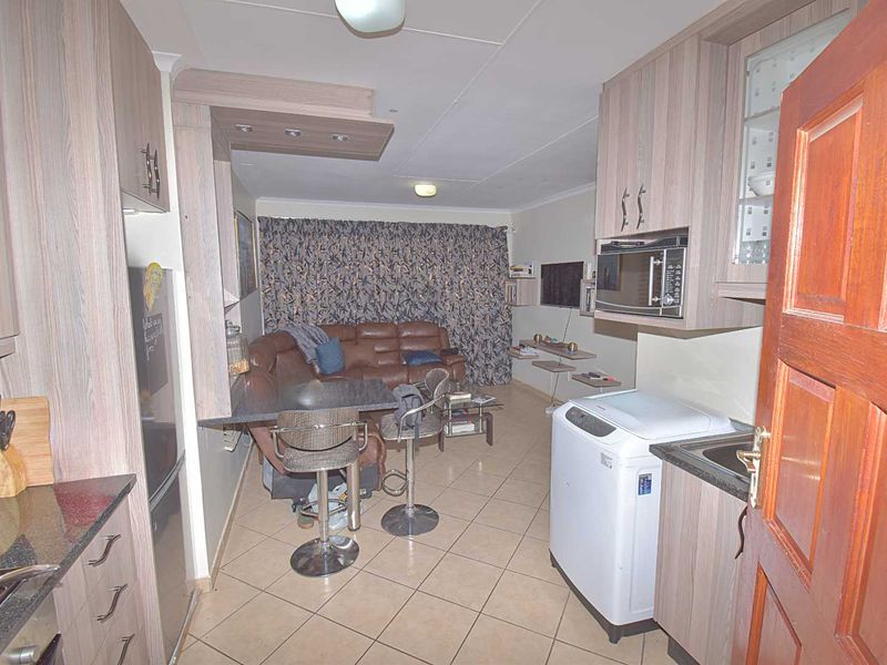 Charming 2-Bedroom Home – Perfect for First-Time Buyers - Photo 7