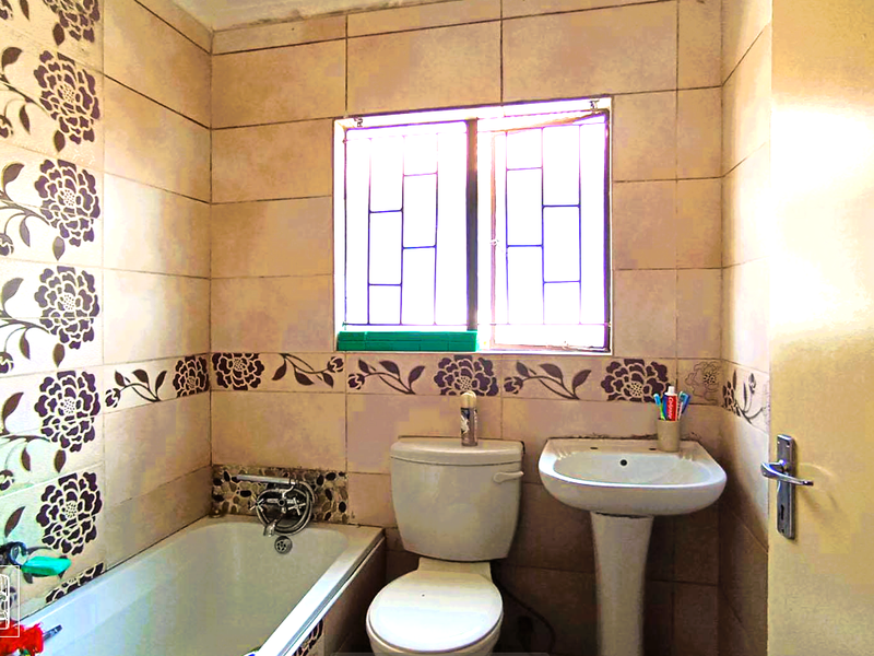 Charming 2-Bedroom Home – Ideal for First-Time Buyers or Investors - Photo 9