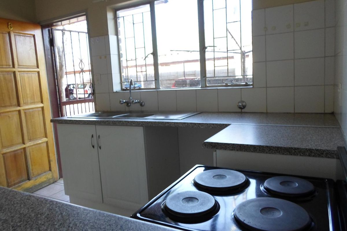2 BEDROOM UNIT TO RENT IN DOORNPOORT - Photo 5