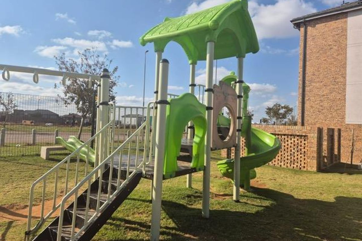 Apartment - Proteas @Clayville R 620 000 - Photo 4