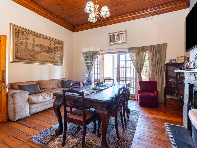 Exclusive Living: 4 Bedroom House + Double-Storey Cottage + 2nd cottage |Breath taking sea views - Photo 2