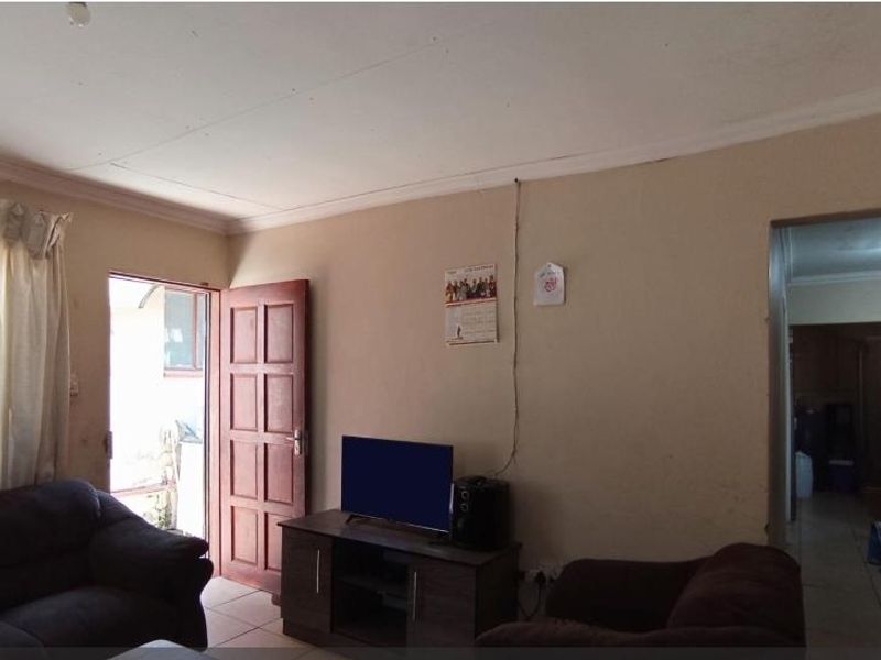 2 Bedroom House In Kaalfontein Ext 17 - Photo 5