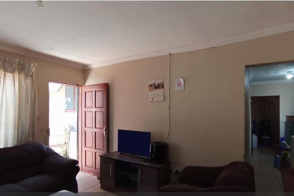 2 Bedroom House In Kaalfontein Ext 17 - Photo 5