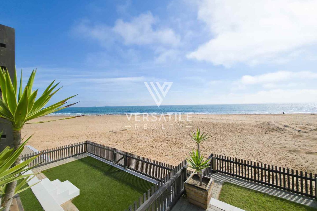 Spectacular Beachfront Townhouse to Rent - Photo 2