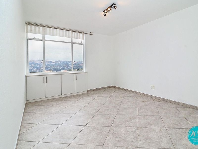 Ideal Starter Home or Investment in Secure Complex! - Photo 7