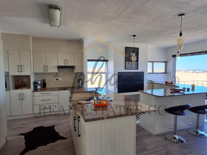 Luxury Fully Furnished Coastal Penthouse, Longbeach, Namibia. Sea and Dune Views! - Photo 2
