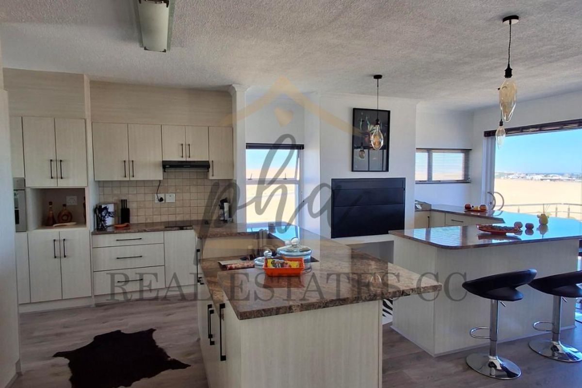 Luxury Fully Furnished Coastal Penthouse, Longbeach, Namibia. Sea and Dune Views! - Photo 2