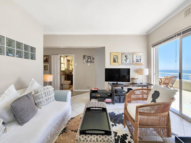 Beachfront bliss from the 7th floor with sea views - Photo 5