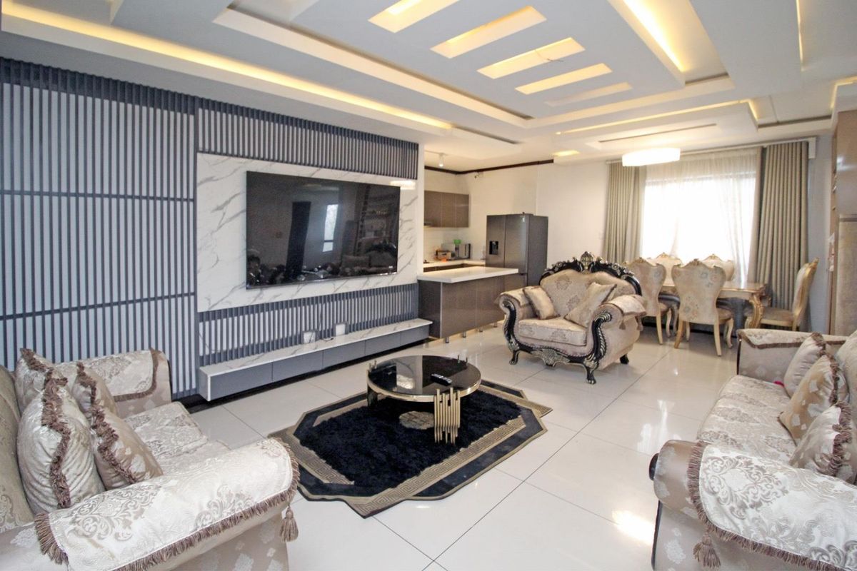 Luxury Modern Family Home - Photo 5