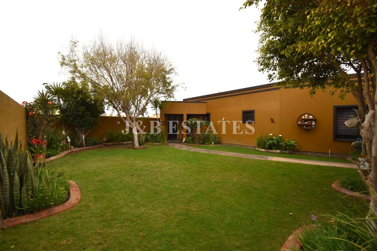 Stunning House Close To The Golfcourse - Photo 2