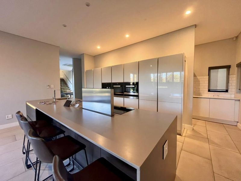 An Exclusive Address for the Discerning Tenant - Photo 8