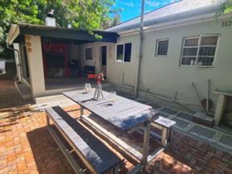 Well-maintained house with a flatlet in beautiful Wellington - Photo 5