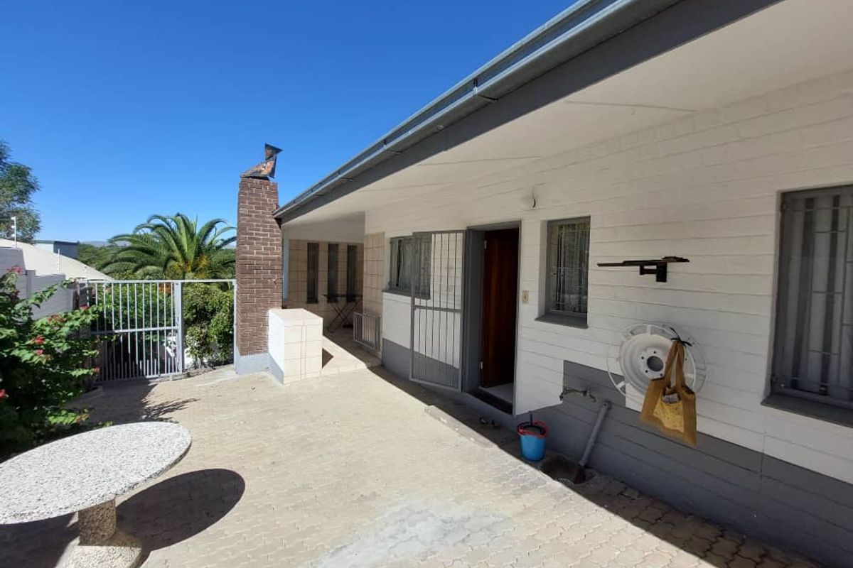 HOCHLAND PARK - FOR SALE - Photo 5