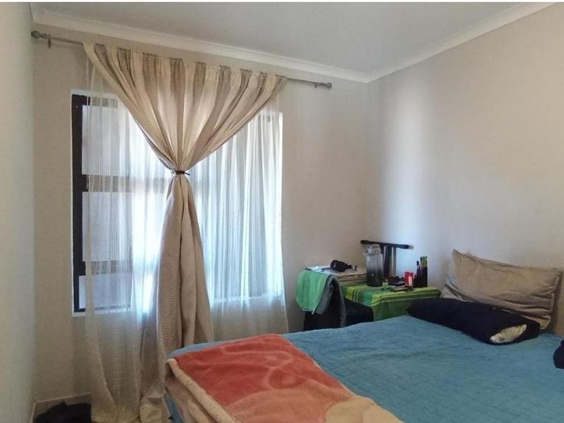 2 Bedroom Apartment For Sale - Photo 9