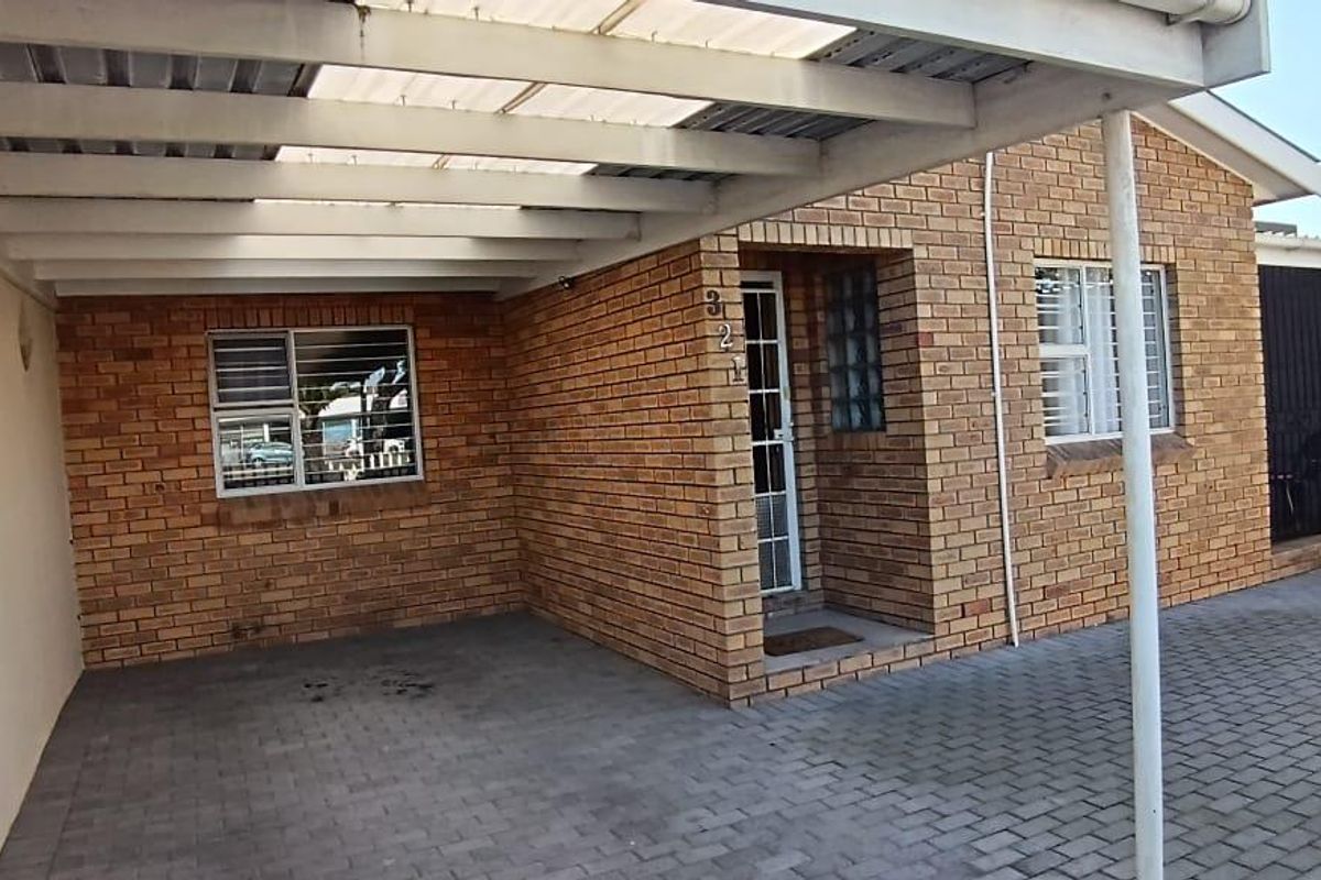 Prime location in Silvertown. - Photo 5
