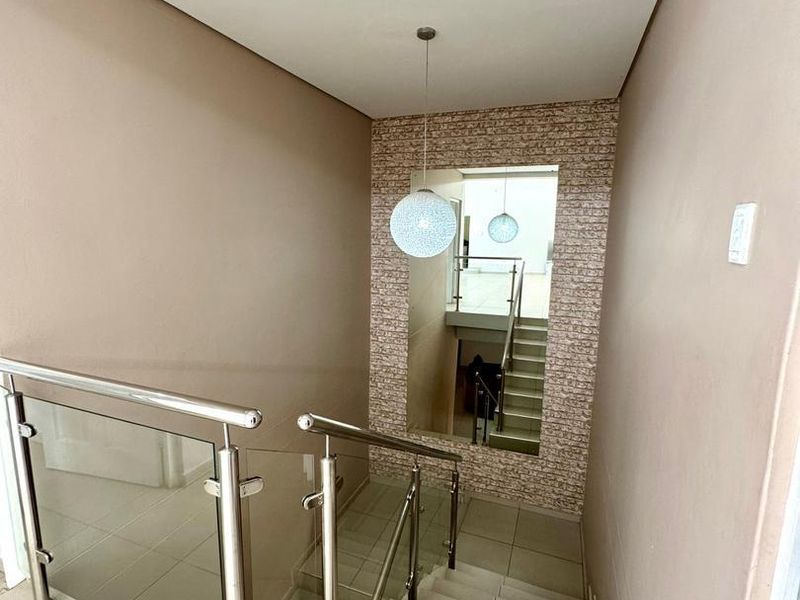 House for Sale in Elisenheim - Photo 7