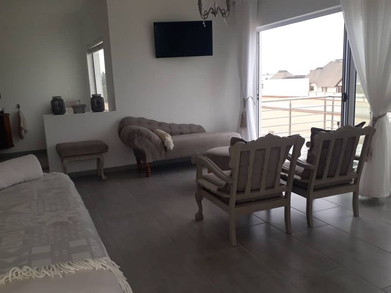 Fairy Tale Henties Home - Photo 3