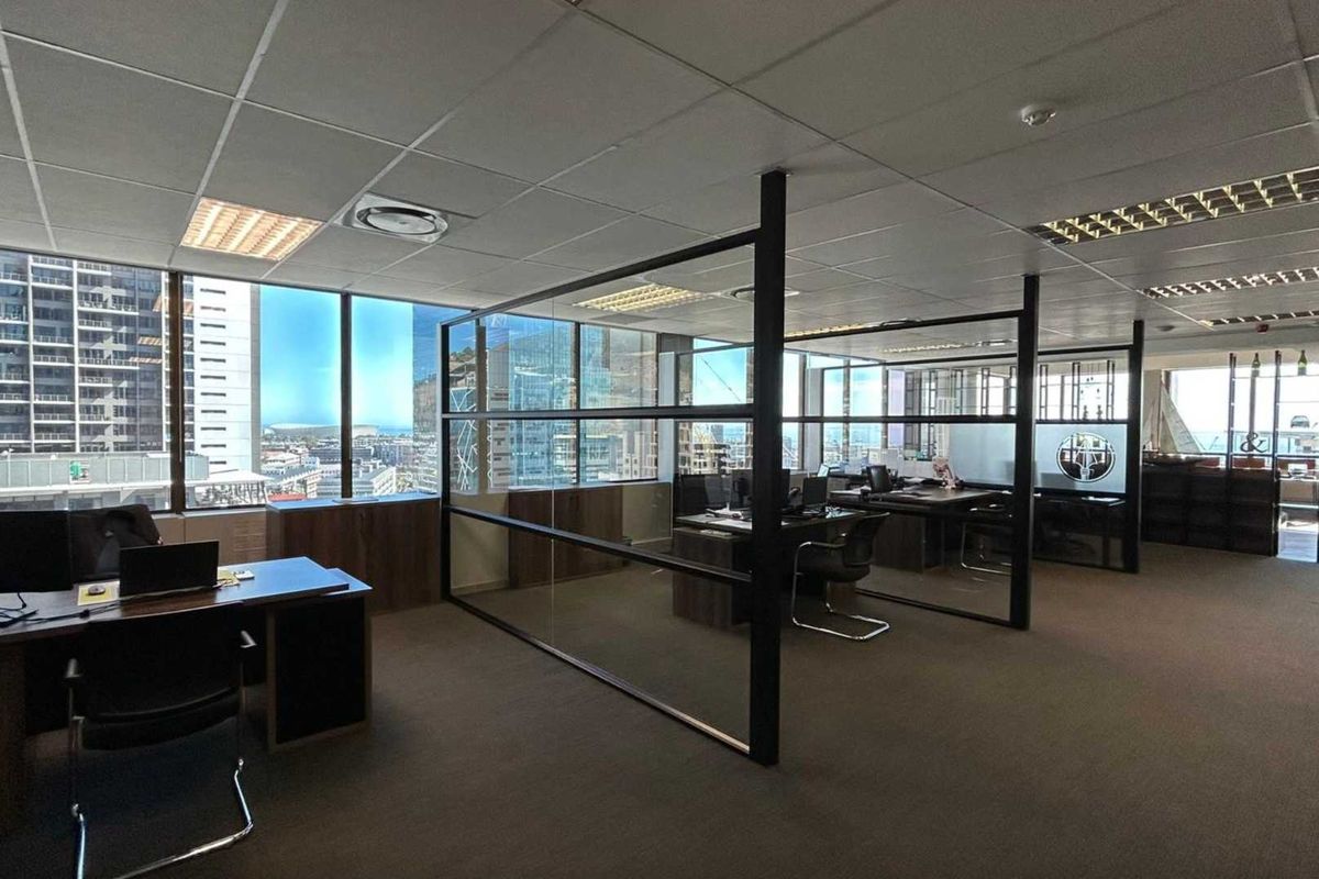 Beautifully Fitted out Semi-Furnished office 16th floor - Photo 5
