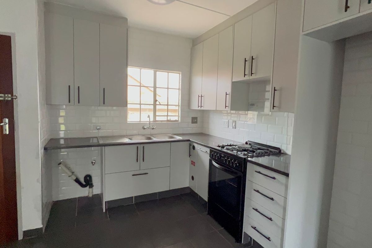 3 Bedroom Apartment Flat for Sale in East Rand Mall Boksburg - Photo 3