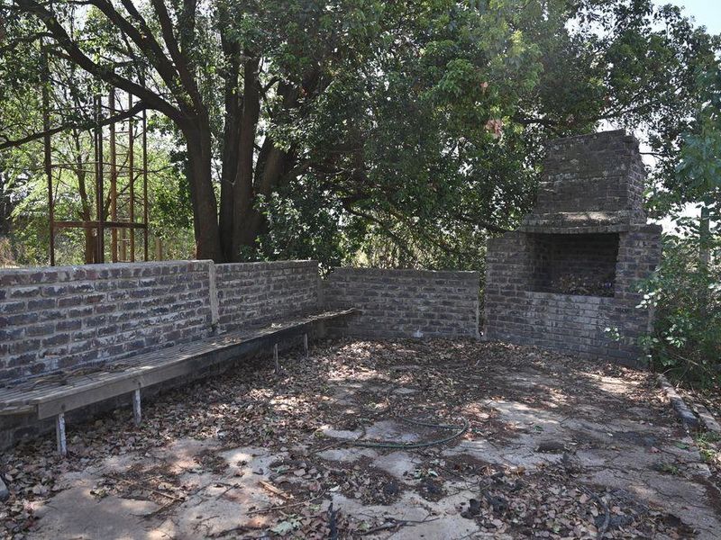 Prime 2-Hectare Property with Dual Residences, Outbuildings, and Commercial Potential - Photo 8