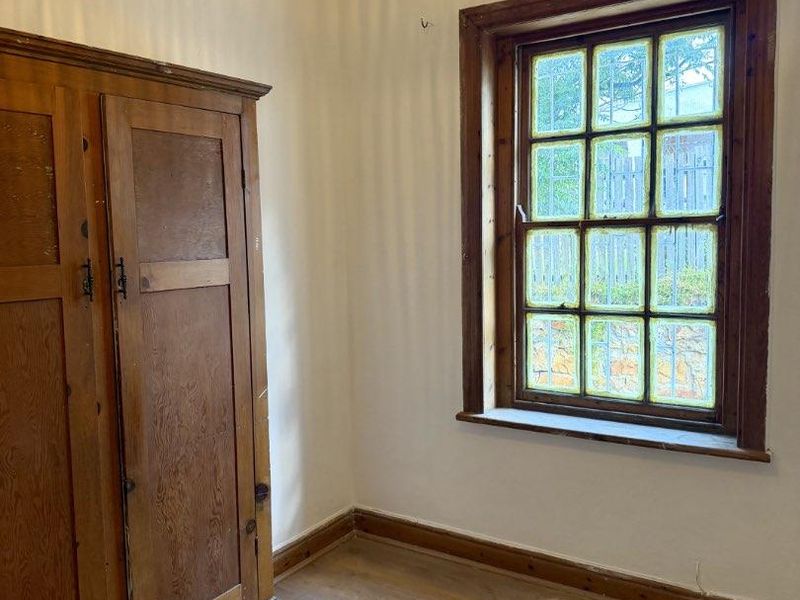 Large house - 1 month to 12 month rental - Photo 9