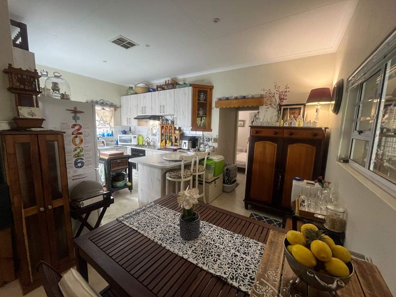 Versatile 5-Bedroom Family Home with Excellent Dual-Living Potential - Photo 8
