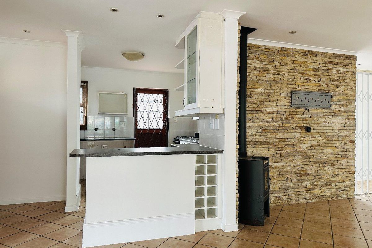 Spcious Home In The Heart of Parklands - Photo 5