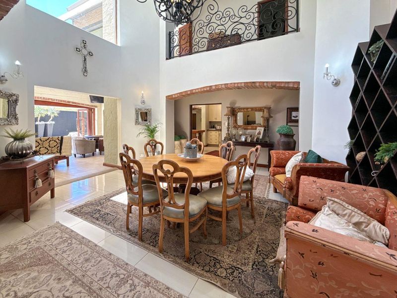 Stunning 5-Bedroom Family Home with Panoramic Views | Triple Garage | Solar | Waterkloof Golf Estate - Photo 10