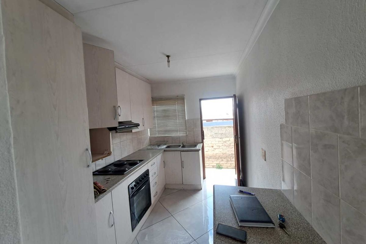 BEAUTIFUL THREE BEDROOM HOUSE AVAILABLE IN OLIEVENHOUTBOSCH - Photo 5